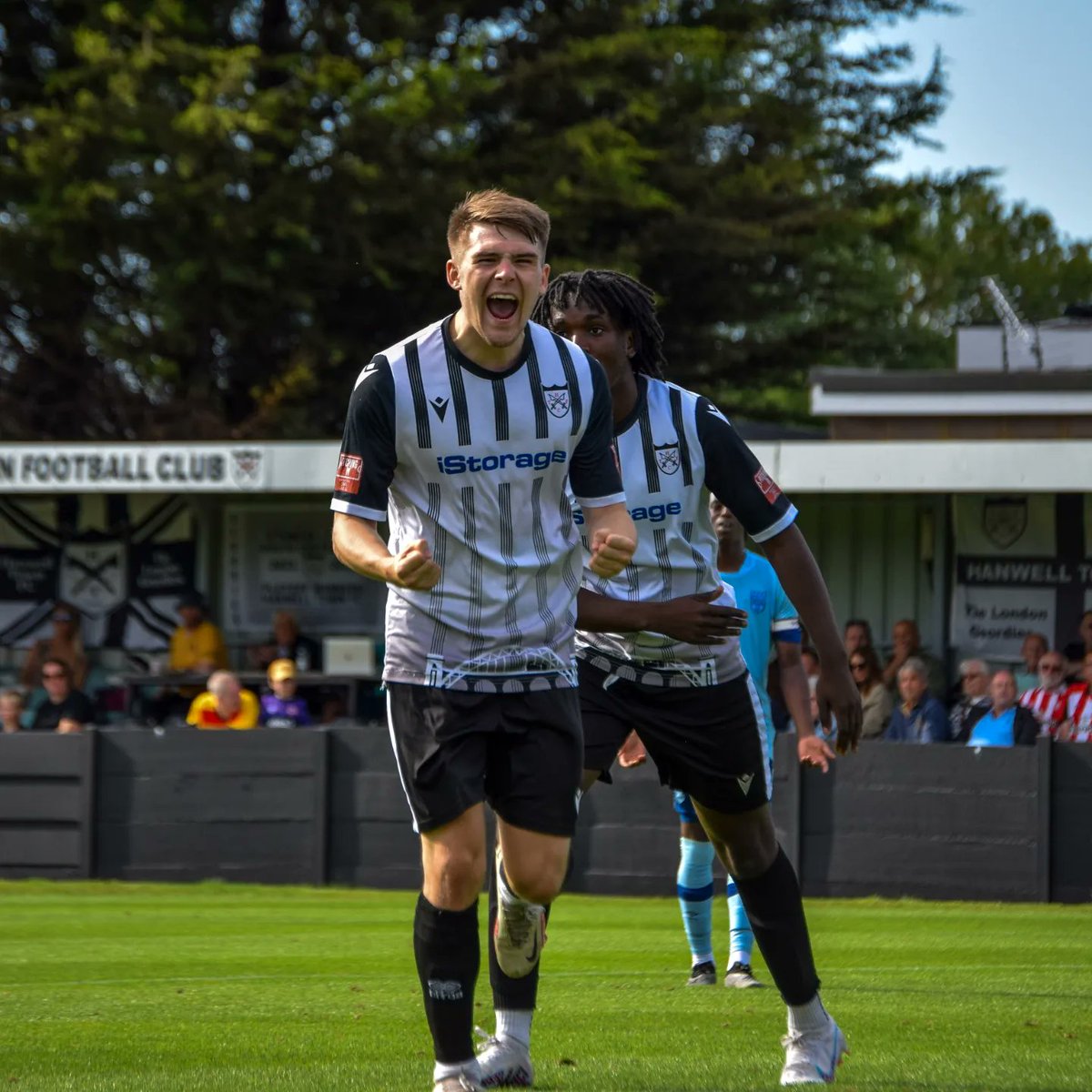 nathans999's tweet photo. A few snaps from @hanwelltownfc v Brentford B this afternoon ⚽ https://t.co/YB6IH3p94o