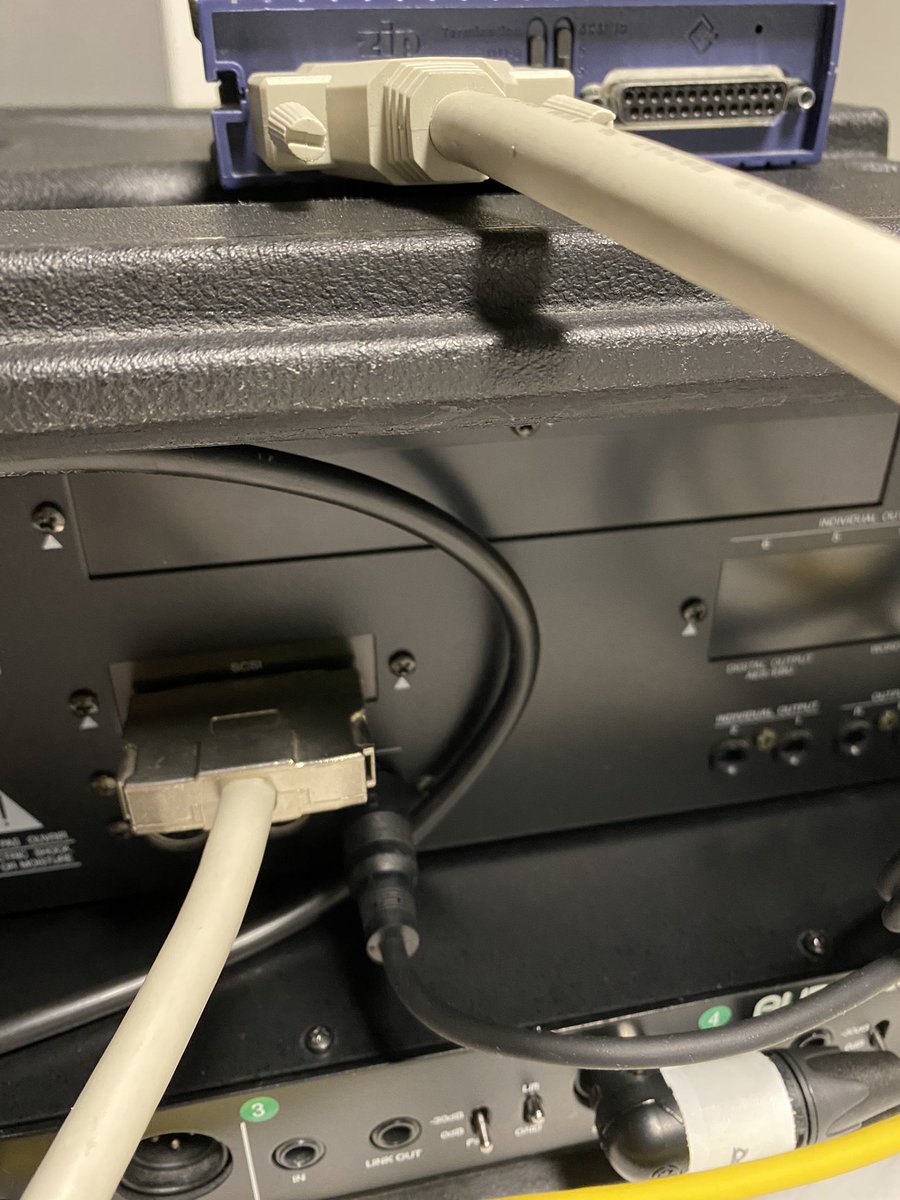 algorhythmus_de's tweet photo. algorhythmus(#Kultur);
Wohoo - back to the 80ies/90ies. My #FloppyDrive runs into error and cannot write on the disk. Time to use futuristic #SCSI connection to backup on #ZipDrive.
I love my Blue Beast @YamahaMusicEU #EX5R https://t.co/si18SpMewM