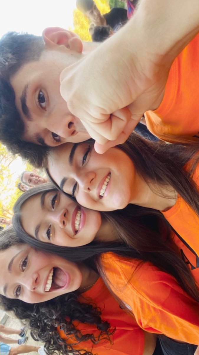 alegnlz_'s tweet photo. lo feliz que estoy aquiii https://t.co/kZc0FOjB2v