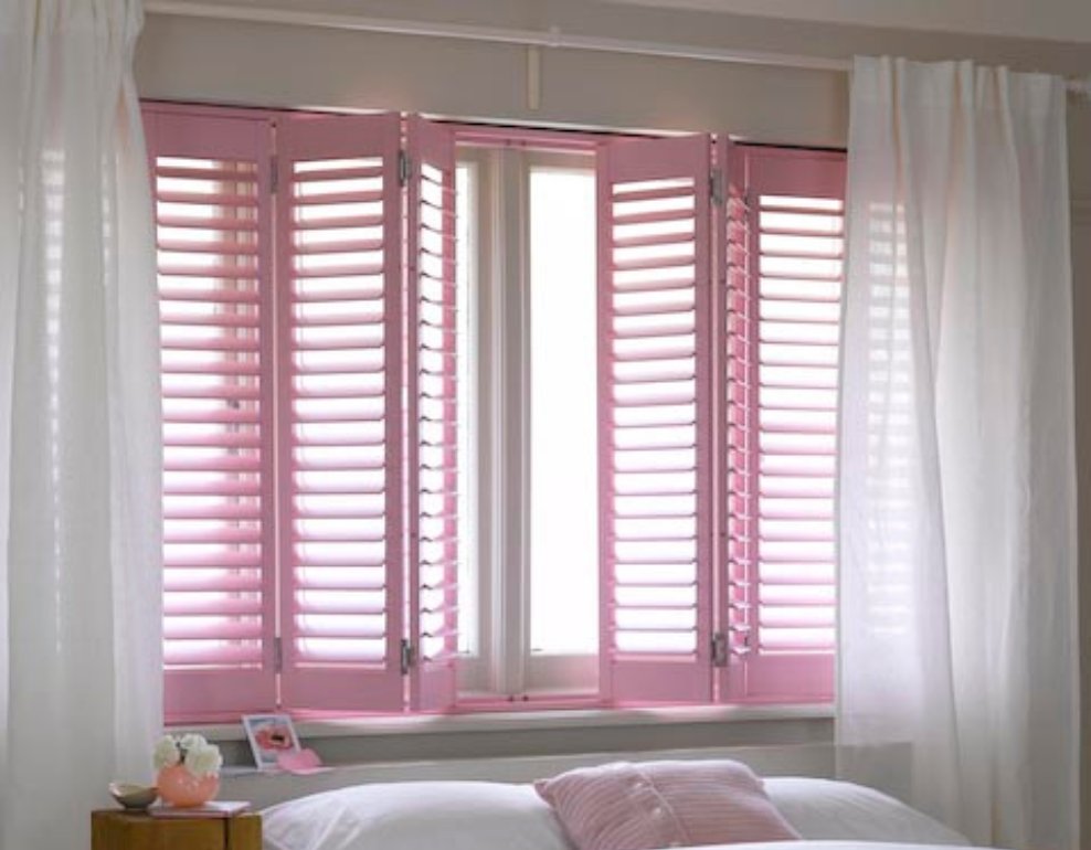 Eliteintslondon's tweet photo. You’ve decided that your windows need #PlantationShutters, but have you worked out what overall look you’re going for, down to the finer details? What colour are your walls, #WindowFrames and #Furniture going to be? Get 5 Shutter Ideas from the Experts @ https://t.co/Ym1ErRI2Hf https://t.co/feVyyMOrIf