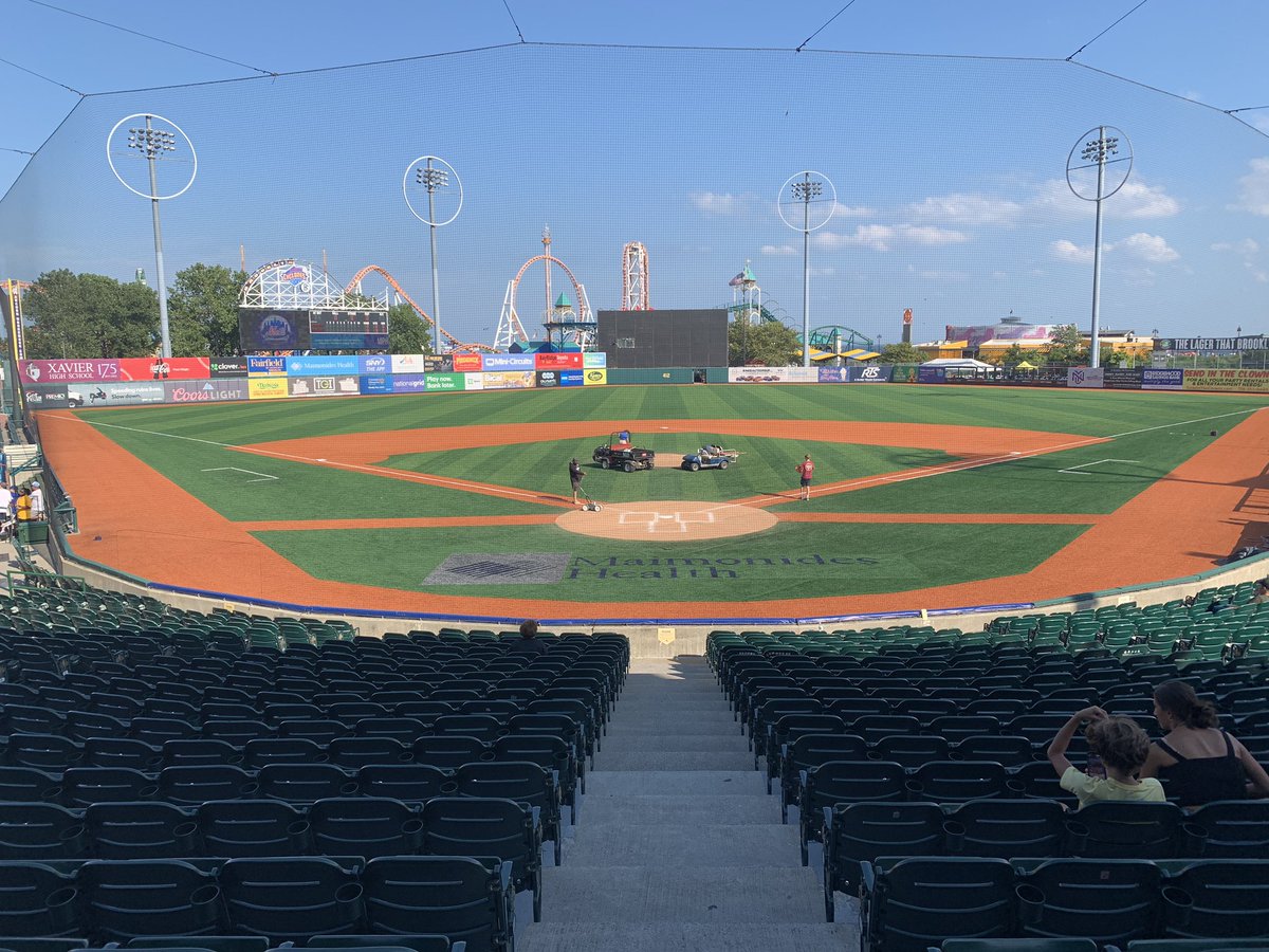 MappingThePath's tweet photo. Dad and I are inside the gates at Maimonides Park in Coney Island, home of the High-A @BKCyclones, for Game 7 of our Mid-Atlantic Baseball Road Trip! The Cyclones (@Mets affiliate) be facing the @WilmBlueRocks (@Nationals) tonight
 
#MidAtlanticRoadTrip #20ballparks21days https://t.co/qFTgQAUQe7
