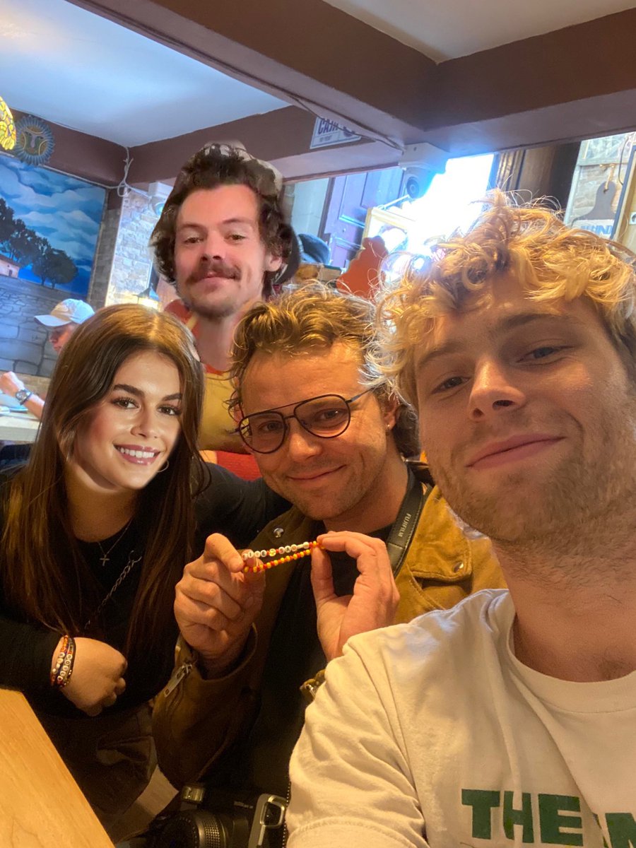 Ft retro wolfie y sincosos