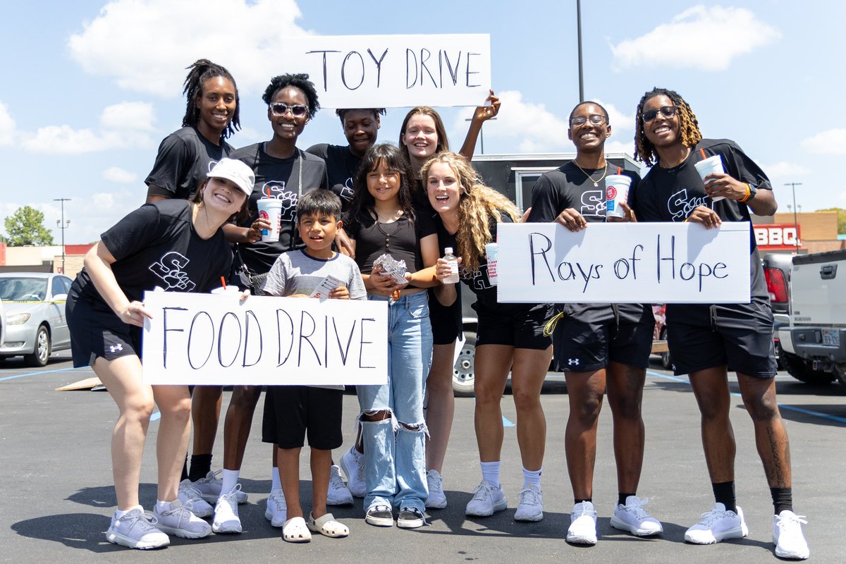 Bearkats_WBB's tweet photo. Thank you to @robhipp , Rays of Hope, and Huntsville High School for allowing us to help put smiles on others' faces! #EatEmUpKats #WinTheDay #NoLimitsOnUs https://t.co/nAsbqLAkmi