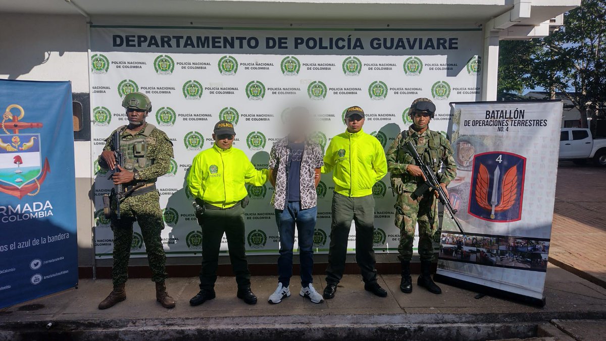 PoliciaGuaviare's tweet image. unidades de la @DIJINPolicia y #Sipol en el municipio de San José del Guaviare, logran la captura por orden judicial de una persona por el delito de Hurto Calificado y Agravado el cual tenía antecedentes desde el año 2019