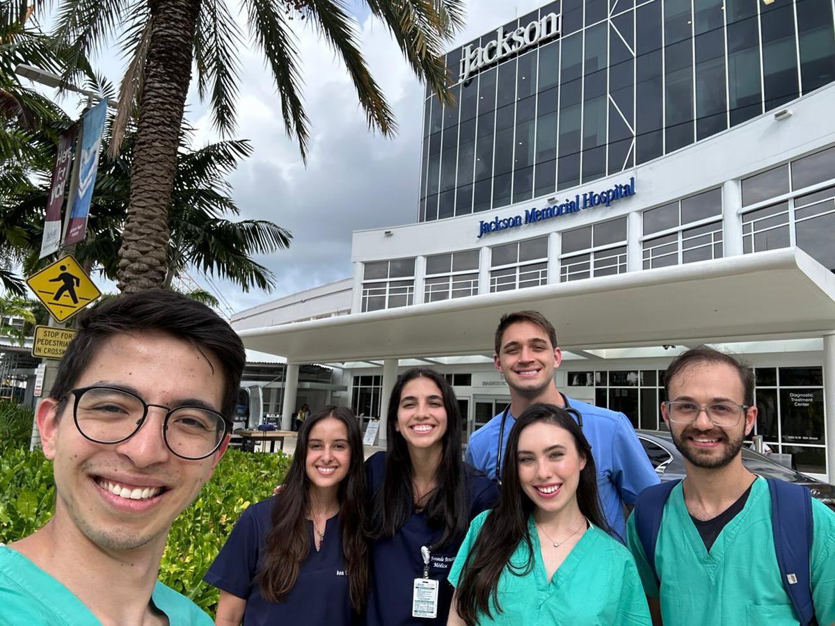 Bernstein_FG's tweet photo. Another month of clinical experiences and making great friends 🫶🏻 https://t.co/JOFSsDfZkF