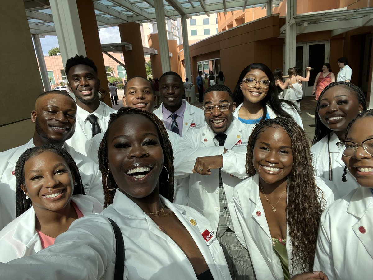 lewis_joshe's tweet photo. Every wardrobe needs a white moment, mine just happens to be my white coat . 🩺👨🏾‍⚕️

#whitecoat #MedTwitter #medicalschool #whitecoatceremony #utmb https://t.co/qIwDIYfa75