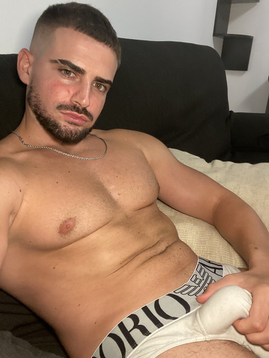 Masterjordi93's tweet photo. RT if you are a Cashpu$$y🤑 https://t.co/t0uKdLiLqz
