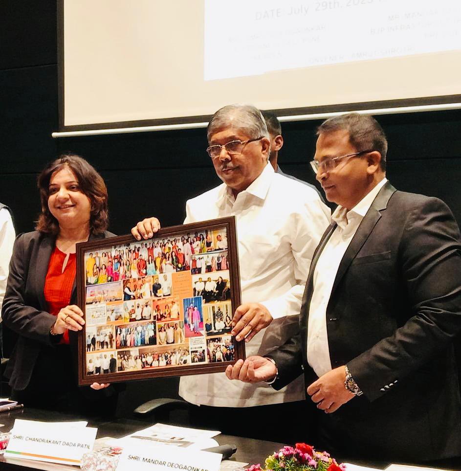 DeogaoMandar's tweet photo. BJP Business cell &amp;  @BJPInfraCell organised Passive income generation strategies and MSME loan seminar .. program inaugurated at the hands of Shri @ChDadaPatil .. interesting perspectives offered by guest speakers @financebyswag @jayantmahabole @SoniaKonjeti https://t.co/jfdsSwVYzE