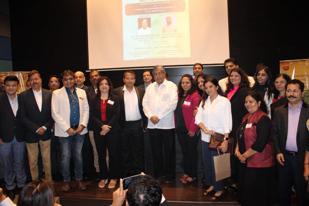 DeogaoMandar's tweet photo. BJP Business cell &amp;  @BJPInfraCell organised Passive income generation strategies and MSME loan seminar .. program inaugurated at the hands of Shri @ChDadaPatil .. interesting perspectives offered by guest speakers @financebyswag @jayantmahabole @SoniaKonjeti https://t.co/jfdsSwVYzE