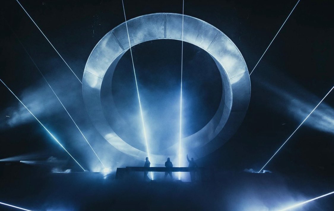 swedishousemfia's tweet photo. Relive Paradise Again Live ⚫️⚫️⚫️

https://t.co/9DXRAmTSjw https://t.co/Ju7XD0SEy6