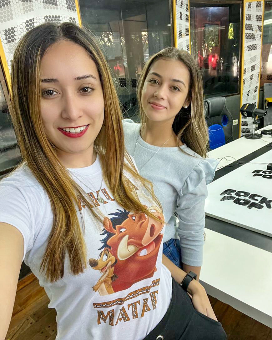rockandpop955's tweet photo. ⏰🎸 RING ROCK + RANKING ROCK&amp;POP 🎙️⚡

¡@sofy_alonzo 👑 y @Estefbieber 👑  hicieron la mañana de la 95.5FM 📻! 😍😎

Agendá ✍🏻:
De 07:00hs a 09:00hs: #RingRock ⏰🎸
De 15:00hs a 17:00hs: #RankingRockandPop 🎙️⚡

¡Disfruta de la compañía de ambas los Sábados en #RockandPop! 🤟🏻 https://t.co/mEEydfOwfV