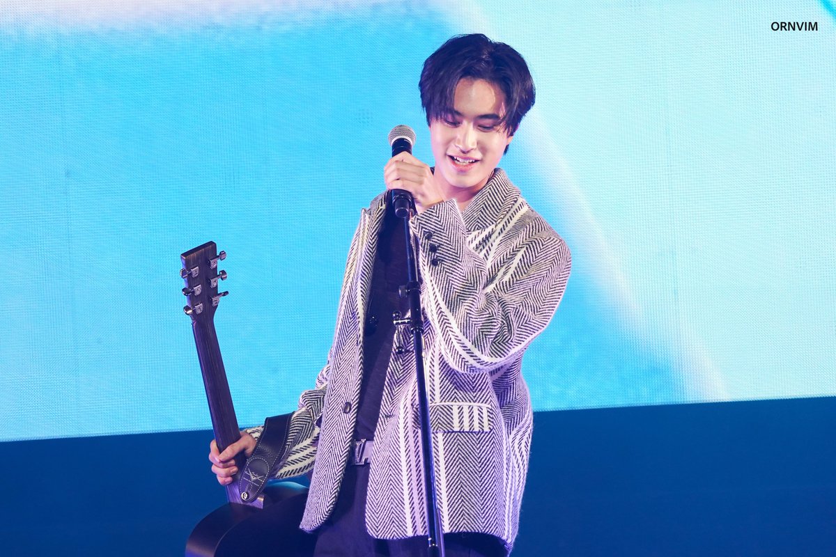 ornvim's tweet photo. พรุ่งนี้ Day2 สู้ๆนะเด็กชายจมน ❤️👦🏻

#GMMTVMUSICONDAY1
#GMMTVMUSICON
#Gemini_NT https://t.co/b42rK3d22F