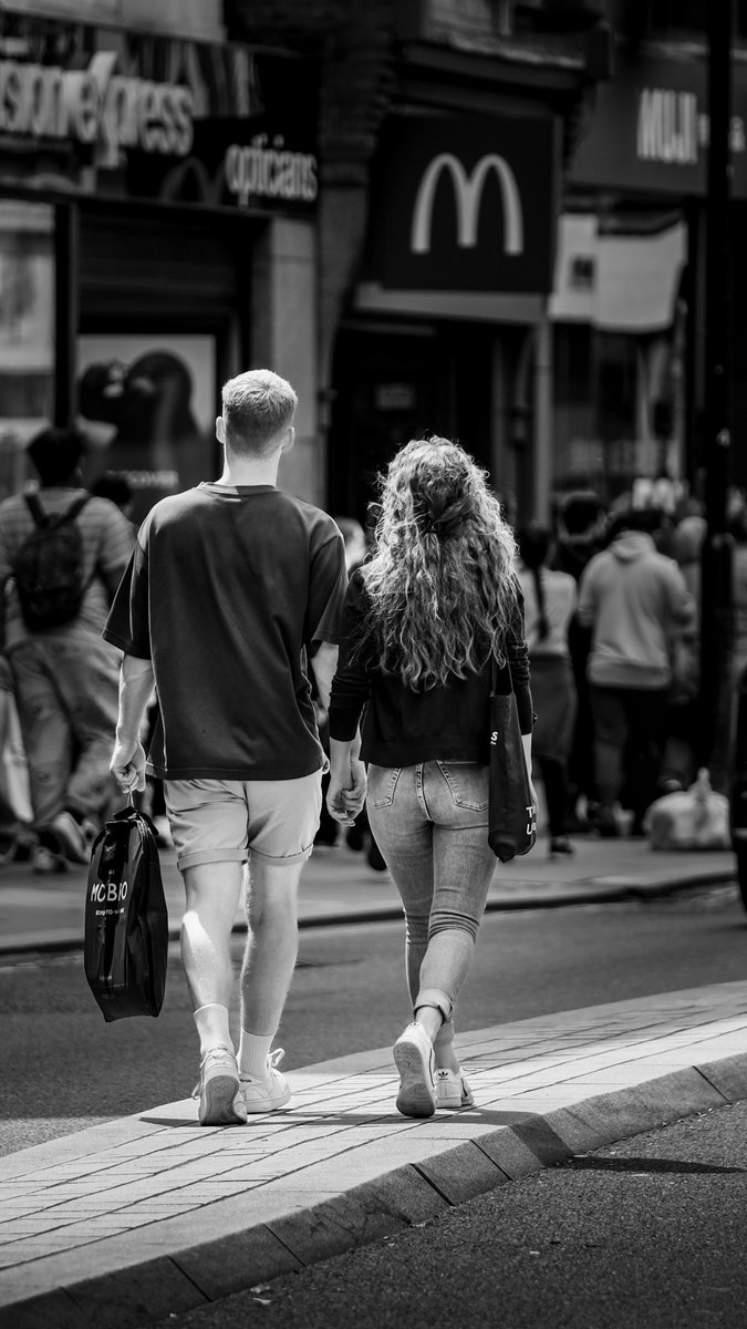 photorox_art's tweet photo. Romance in Oxford Street ❤️ https://t.co/syGX2EHshk