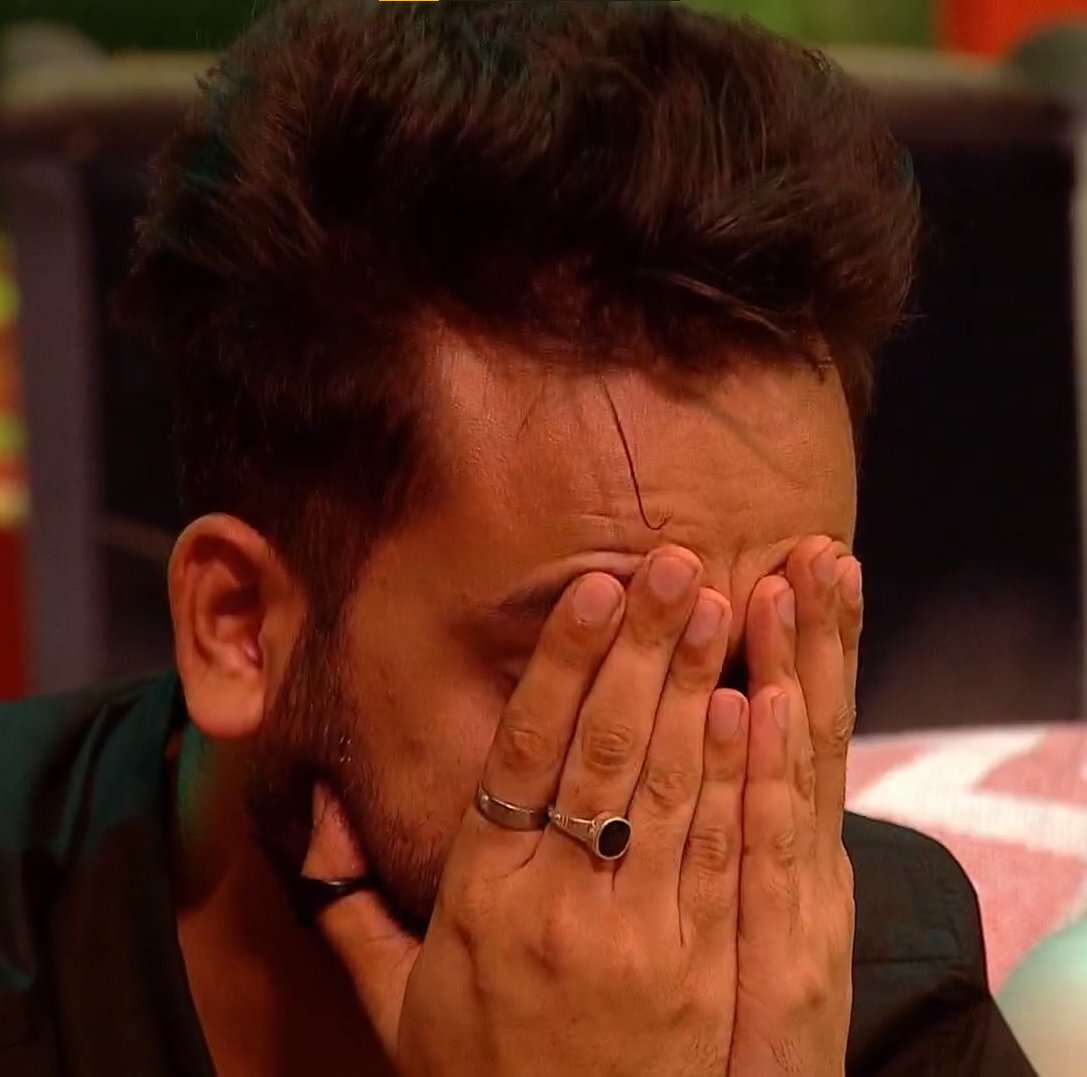 kikiaooo's tweet photo. Why do you have to do such things where you cannot even face your mother?
This would be the same reaction when his abuser followers have to face their parents.
DISGUSTING LOSERS!!!
#GutterBoys #AbhishekMalhan #ElvishYadav #BiggBOss #JiyaShankar #Abhiya #BiggBossOTT2 #BBOTT2 https://t.co/o3cRKo01iW