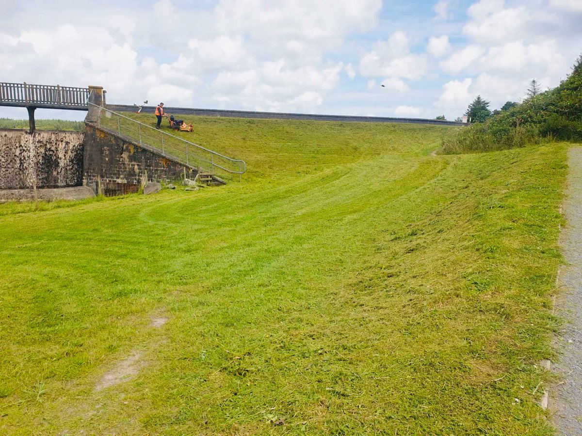 mancoedvm's tweet image. How beautiful does Llyn Cefni Dam in Anglesey look after our grounds maintenance team has been to give the area a good grass cut, clean and weed clearance? 🫶 #groundsmaintenance #siteclearance #groundsmaintenancenearme #groundsmaintenancrservices #groundsmaintenancecontract