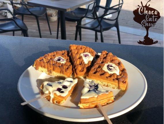 AsalatElDandara's tweet photo. ⚓️🍩☕️⛵️
@ShimaSileem 
@chocolatesh0w
 الكورنيش الجديد سي ستار ارض المعارض, Suez, Egypt 01063815278
اسال علي #عروض السبت #Suez #السويس #الاهلي #السياحة #الثانويه_العامه #عيد_ميلادي #قناة_السويس_شريان_الحياة #suezcanal #يلا_يا_أهلي #العام_الدراسي_الجديد #Welcome https://t.co/RVIPHKEIfT