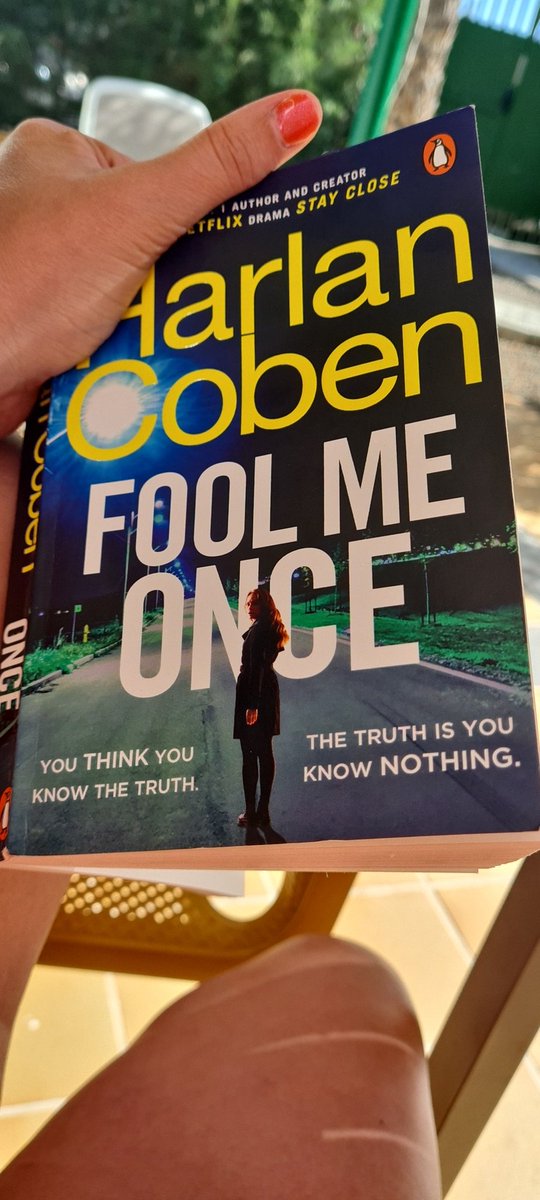 SparkleySpence's tweet photo. @HarlanCoben literally can't put this down. https://t.co/W729MpxTzb