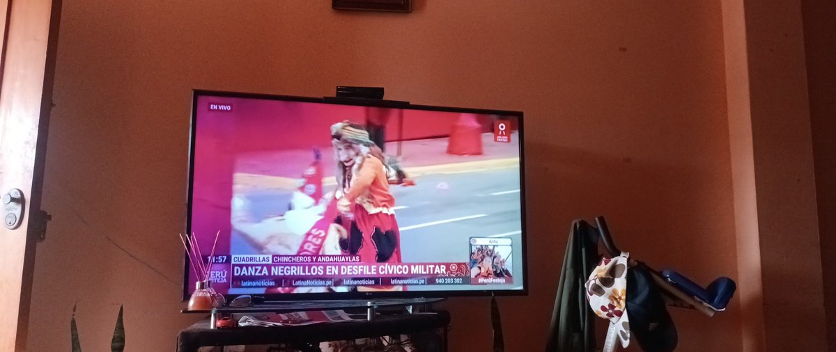 anariana28's tweet photo. No es el tiempo, ni el lugar, más de una hora... Los militares deben estar sancochados... Que mal!!!
#DesfileMilitar2023 https://t.co/jTnU4Mc8Qs