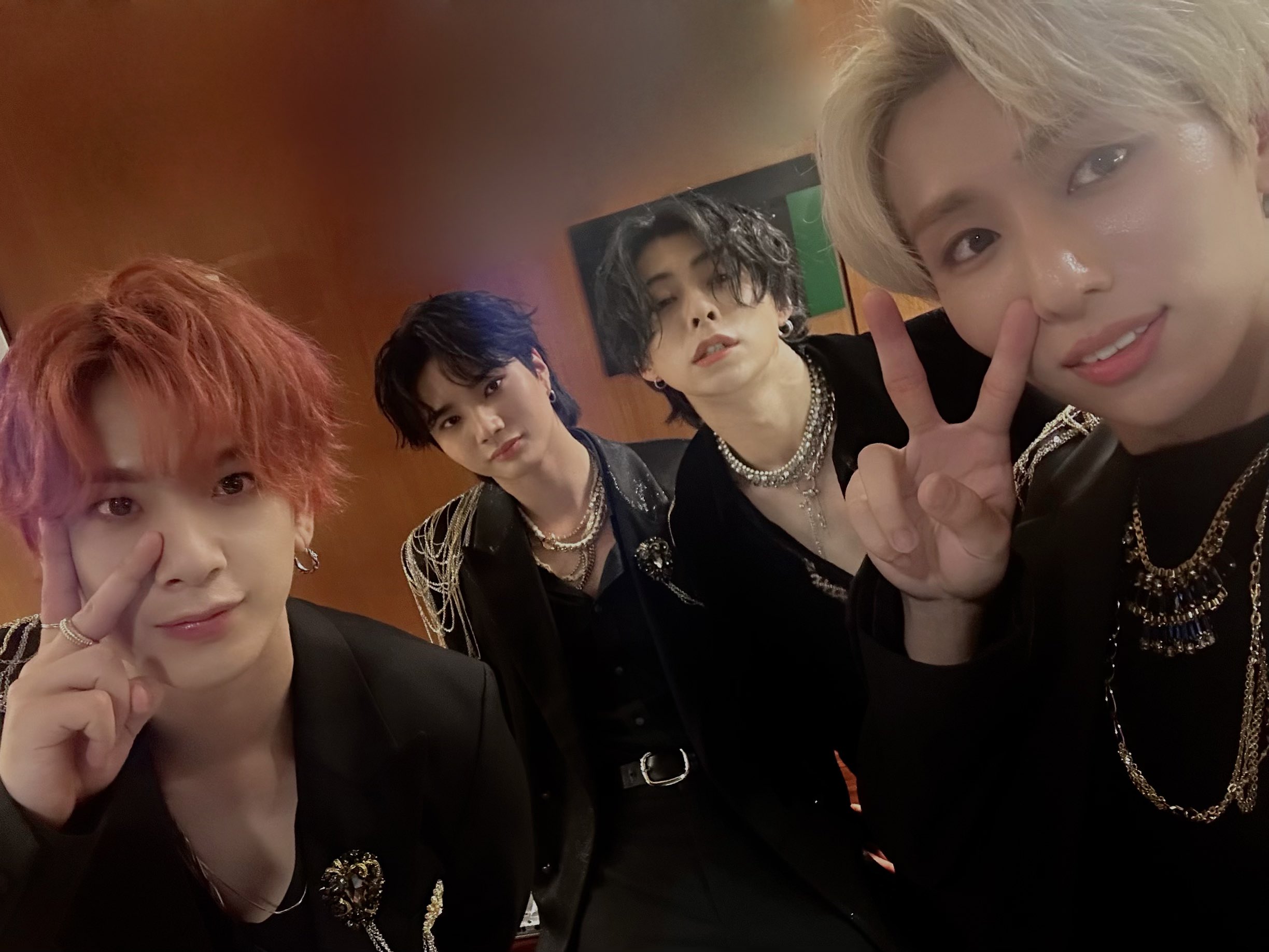 F2OCz8Ua8AAuM2x?format=jpg&name=4096x4096