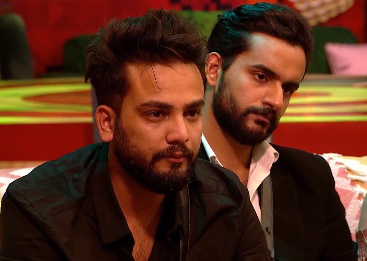 kikiaooo's tweet photo. Salman - you are using a name which was given by your lost brother. what do you want to be known for? Make him proud.
As of now he is only known as rogue and abuser
#GutterBoys #AbhishekMalhan #ElvishYadav #BiggBOss #JiyaShankar #Abhiya #BiggBossOTT2 #BBOTT2 https://t.co/3sypDfEWIU