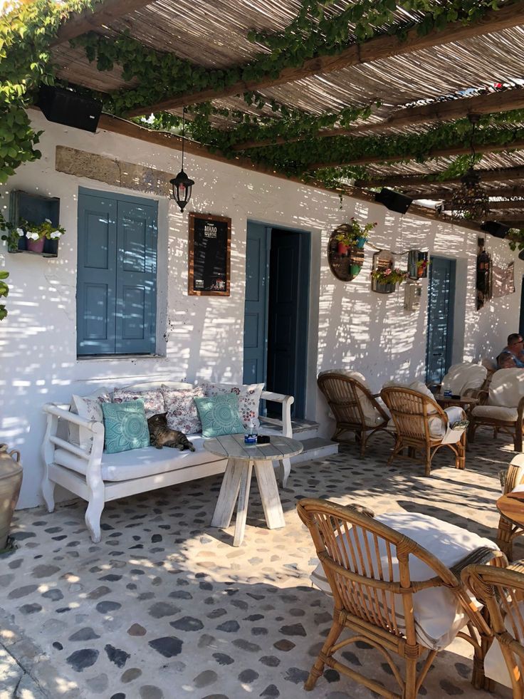 karmelamps's tweet photo. No hay nada como un buen #porche con aire #mediterraneo, donde los #azules no pueden faltar, para mejorarlo todo 💦💙
Feliz #findesemana, amigos... 💞💖

📸 Lot3
#elrinconvintagedekarmela 
#karmeladecora 

🔸🔸🔸🔸🔸🔸🔸🔸

#decoraciondeexteriores #decoblogger #exteriordesign https://t.co/ElrGnSVI0m
