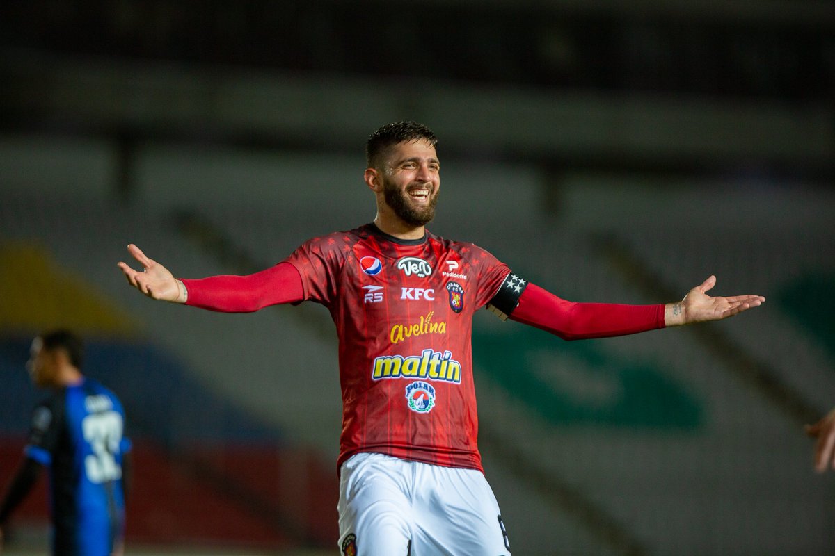 📊 Registro histórico del Caracas FC vs Mineros.

✅ Total en competiciones oficiales:
🔴 Caracas: 52 victorias (⚽ 178 GF)
🔵 Mineros: 26 victorias (⚽127 GF)
⚪ 42 empates

🏟️ En Cachamay:
🔴 Caracas: 20 victorias (⚽ 58 GF)
🔵 Mineros: 18 victorias (⚽ 64 GF)
⚪ 19 empates
