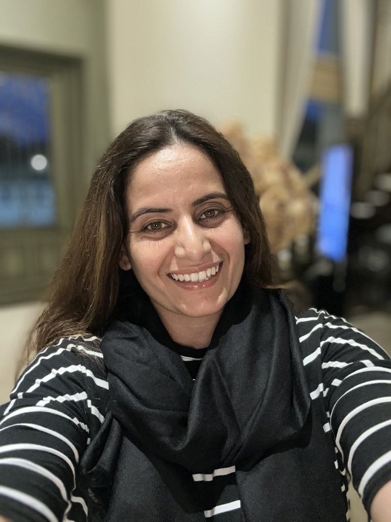 RupiSra's tweet photo. A gorgeous woman once said ...!!

#BlackMagic
#FavColour https://t.co/2IMFHN8AXZ