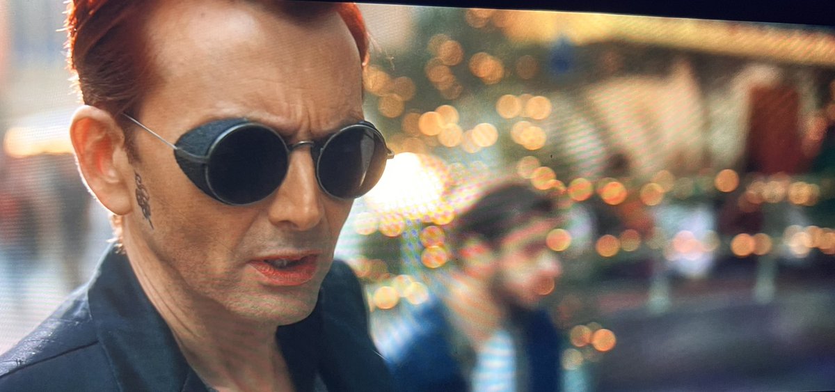 serielleoff's tweet photo. NOT CROWLEY JUST REALISING FJAKSKDJDNDKDJDNDK #GoodOmens2Spoiler #ineffablehusbands #IAMSCREAMING https://t.co/zL6FFGXJMv