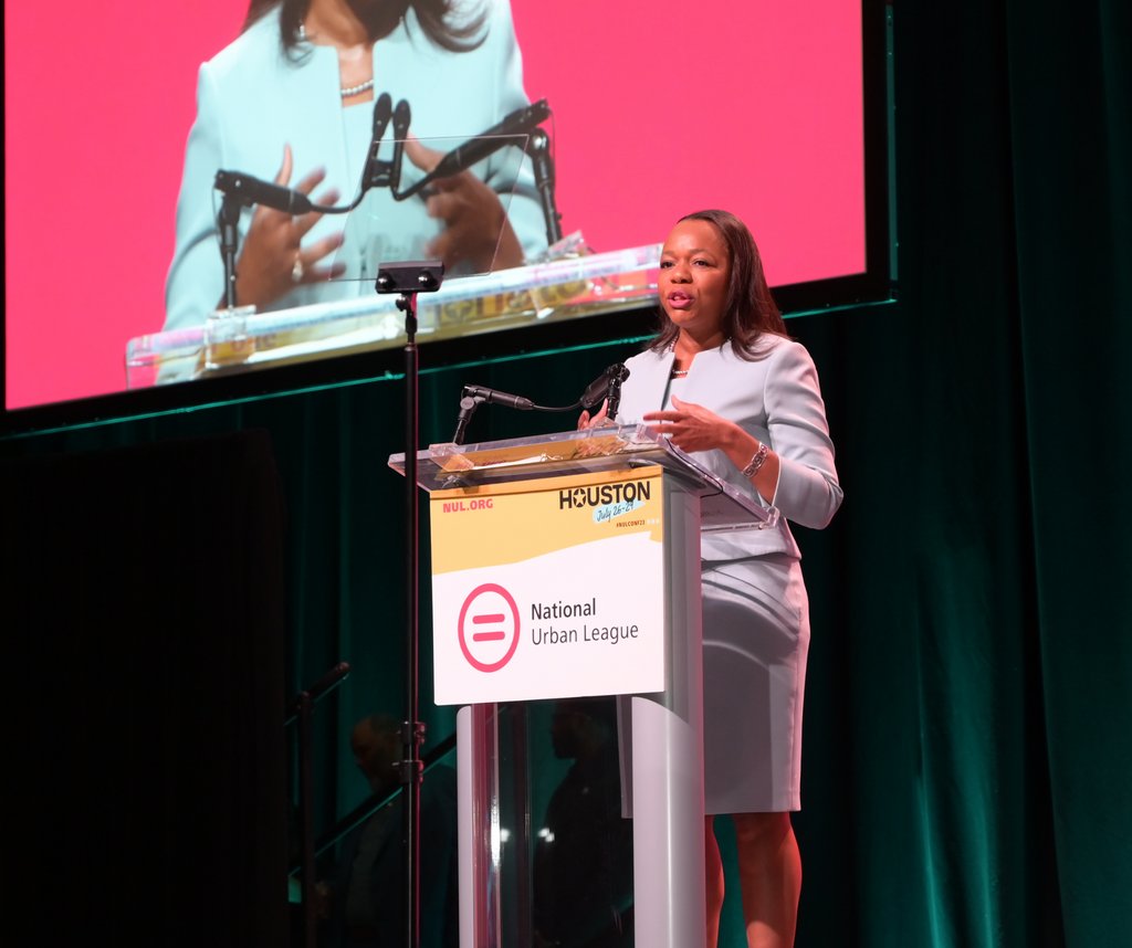 Day 3 of #NULConf23 started off with a message from the mountaintop at the 'State of Black America' plenary. With unforgettable moments from Al Sharpton to LA Mayor Karen Bass, the session was full of leaders guiding us into a future of equality and empowerment!  ✊🏽✊🏾✊🏿