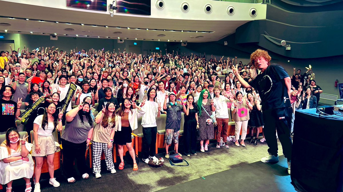 RON_SDF's tweet image. Thank you to everyone who came to see me in Singapore!
How was the show tonight?
I had a great time with you guys!
I wanna come back again!