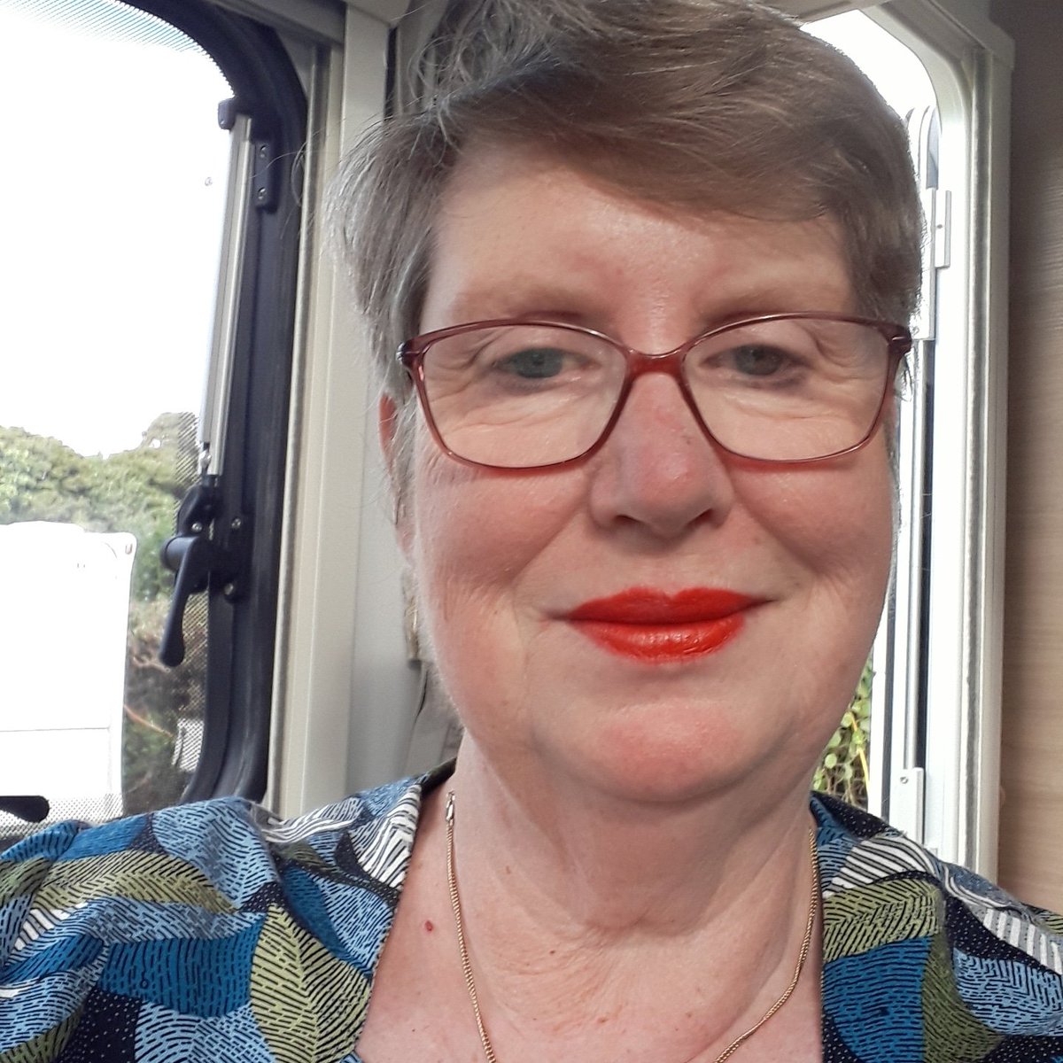 Linda Sole's Instagram, Twitter & Facebook on IDCrawl