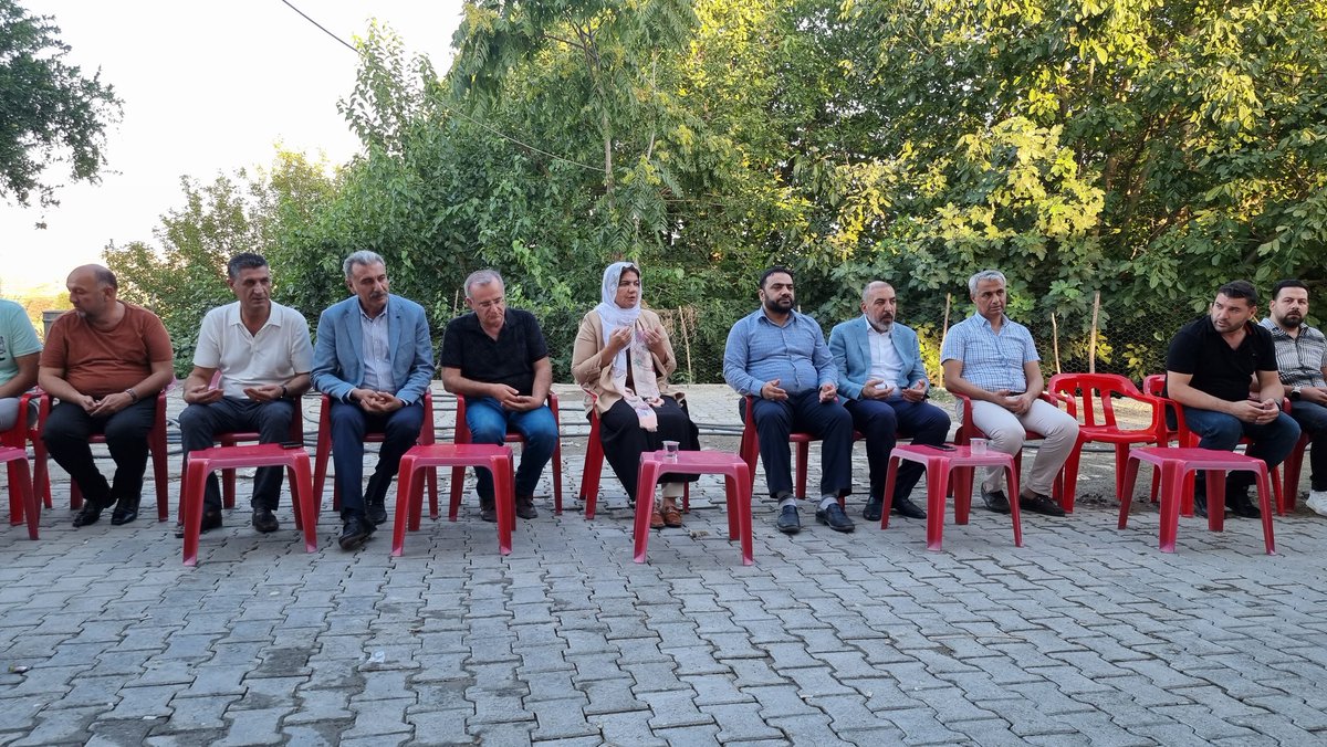 Kepoluasuna's tweet photo. 📍SİLVAN
📌Yenidoğan Mahallesinde #Karaalp ailesine;
📌Cami Mahallesinde #Kızılay ailesine;
📌Kale Mahallesinde #Manaz ailesine taziye ziyaretinde bulunduk.
Vefat eden hemşehrilerimize Cenab-ı Allah’tan rahmet, ailelerine başsağlığı ve sabır diliyorum.
Rabbim mekanlarını cennet eylesin.🤲