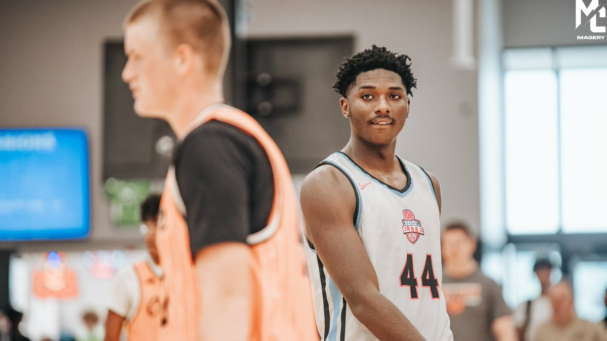 BIG SH🏀TS tweet media