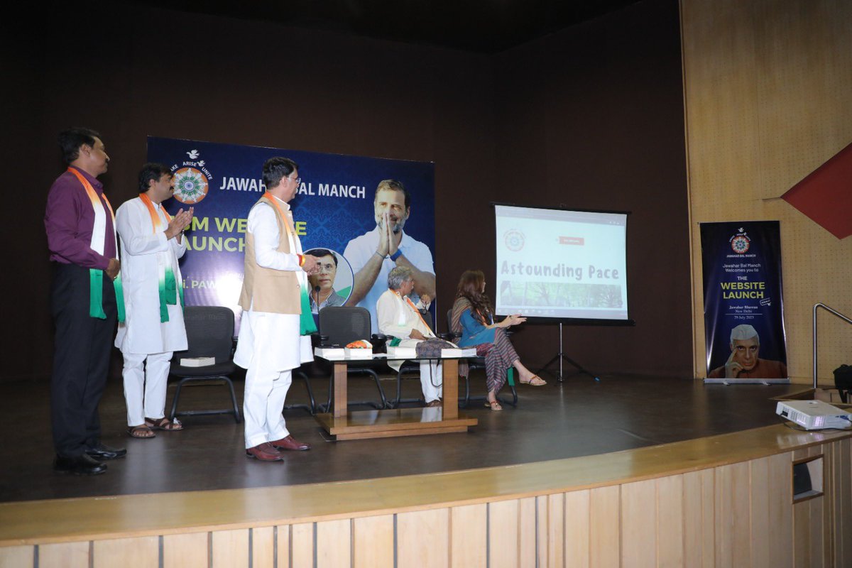 JawaharBalManch's tweet photo. Jawahar Bal Manch Website  officially Launched today in Delhi by @Pawankhera Ji.
@VamsiChandReddy Ji, @_SandeepDikshit Ji, @mumtazpatels Ji joined the event.

Thithali members from @jbmdelhi performed different cultural programs.
https://t.co/0CldSvlIte https://t.co/cKfjZbWOMD