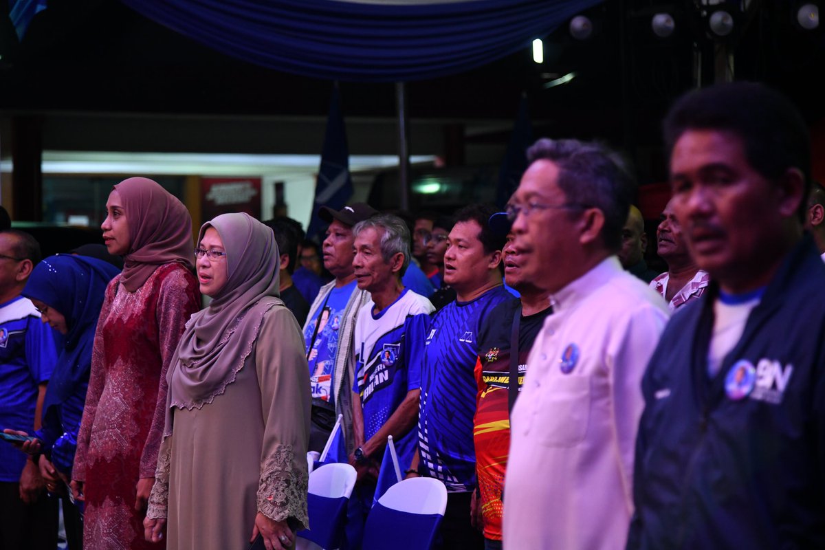 jalaluddinalias's tweet photo. Terima kasih kepada waghih-waghih Pertang yang hadir ke Majlis Pengenalan Calon BN malam tadi.
Aspirasi saya cukup jelas dan tetap! Memastikan #Pertang terus dijulang bagi mencipta kegemilangan 🤝
#KitaGerakBersama #julangpertanghinggagemilang #PilihanrayaNegeri #negerisembilan #BarisanNasional #Perpaduan