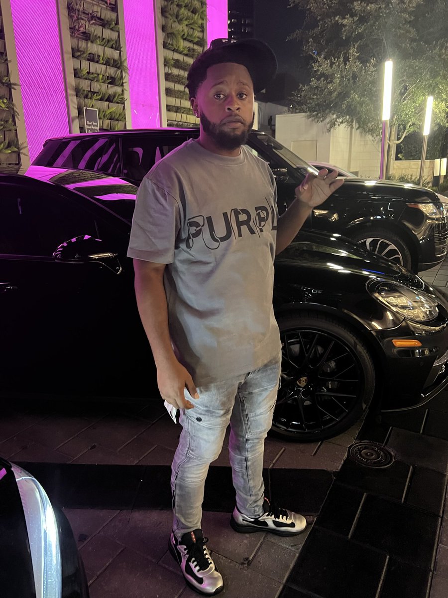 __GodsMiracle's tweet image. Charged to the max 🔋🥂#Chapter26