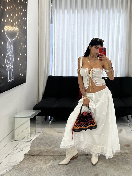 🍄🪐💫🏜️🧡 https://t.co/iPZuhiA6YQ