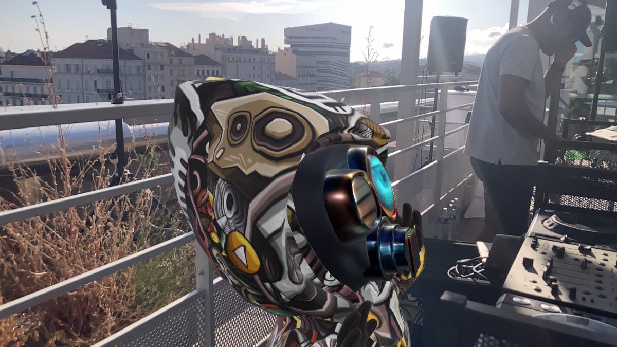 MGBR08's tweet photo. DAy22 (suite) - Les vacances de #BULBi
Nous sommes bien arrivés à Toulon. BULBi a pris ces repères… Ready for the party 🎚️🎧🎶
#toulon #party #rooftop #dj #bk
#bMSE #AugmentedReality #3D #Avatar on @Sketchfab by @BullBiDoo & @TheBULBiMasks https://t.co/3YDfTxQxsH
