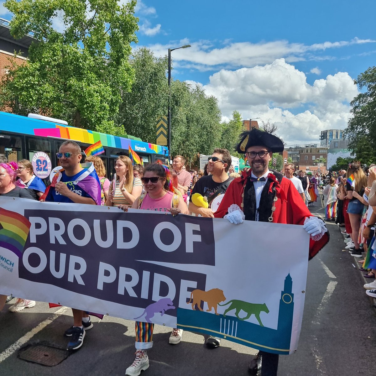 #Norwich Pride 2023 – was good to see so many friends and conversations of all ilks and persuasions. It was a day to celebrate difference and set aside differences. To be thankful, we have such an inclusive #LGBTQ+ city around sexuality & gender. 🏳️‍🌈 15th #NorwichPride #AFineCity