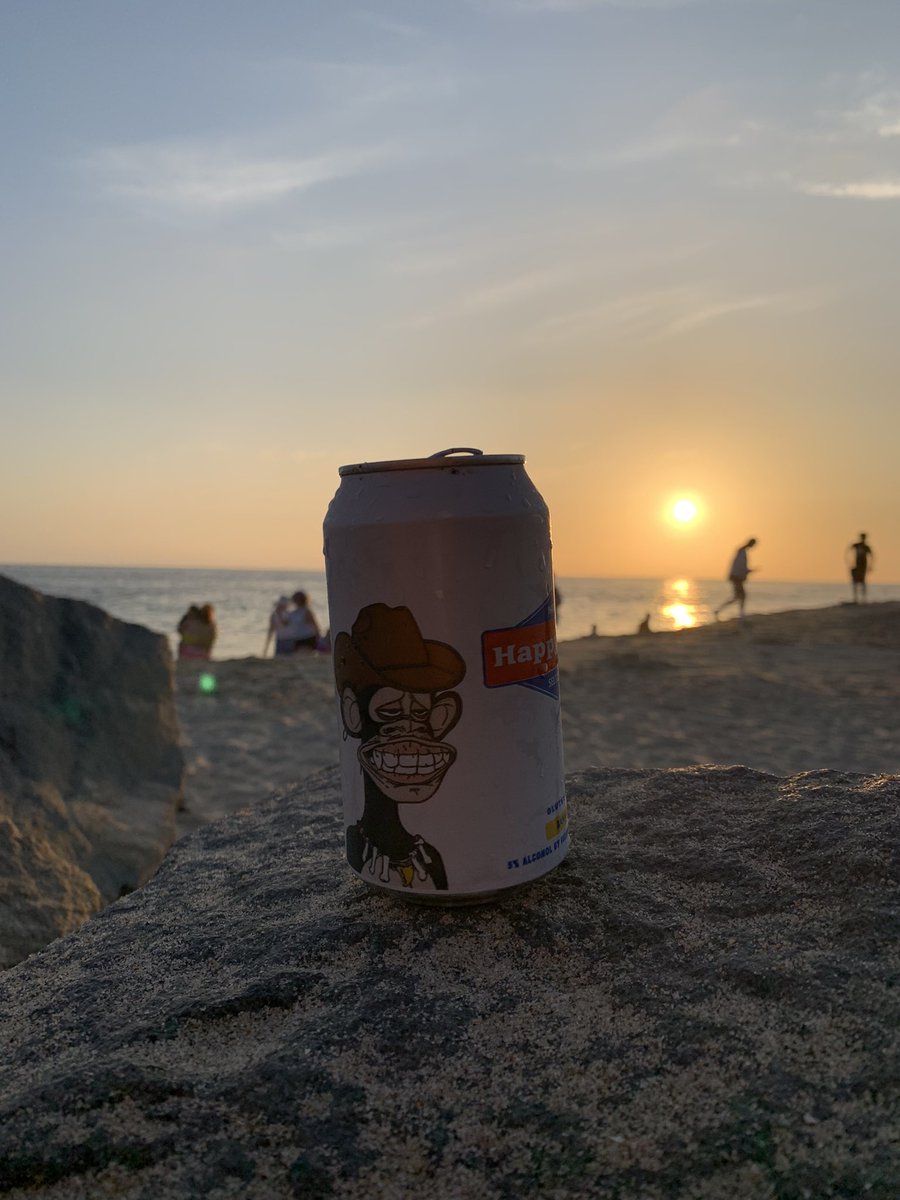 natechillin_'s tweet photo. Beach Day!🌅🍻 @happydad https://t.co/yU90qRg1cB