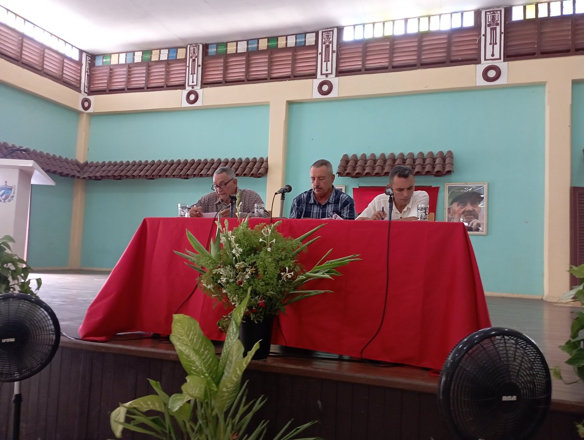 Excelentes discusiones realizadas en la asamblea municipal del poder popular en el municipio de Antilla, donde pone al grupo comunitario en el centro de las soluciones de los problemas existentes. #70Moncada #ConTodosLaVictoria #AntillaAvanzaConTodos