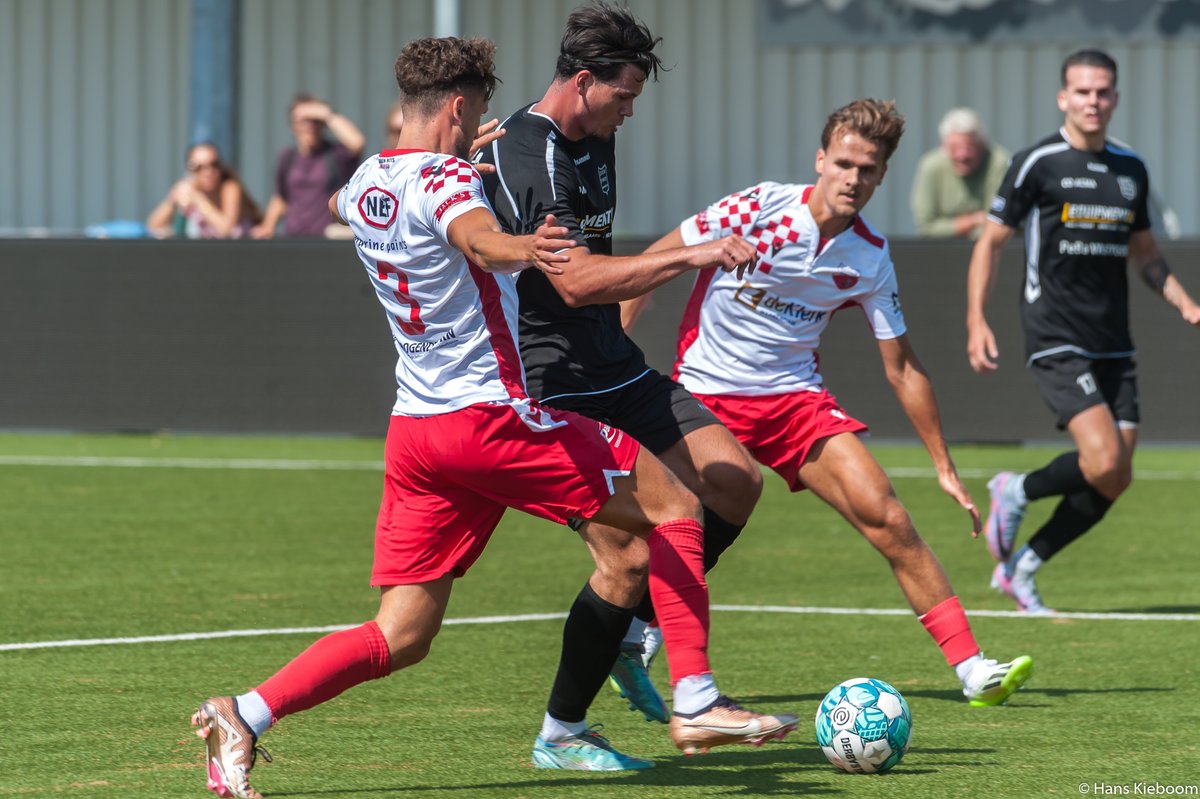 JKieboom's tweet photo. Nog wat kiekjes van Kiek. @KozakkenBoys @Kozsupp @nickdeheus @GVVV @Voetbal247nl @2edivisie @topamateurvoetb #werkendam #veenendaal #oefenprogramma https://t.co/Q6RgPXWsRz