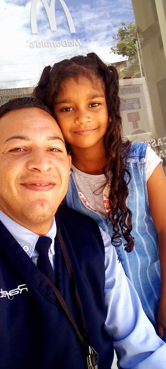 oli_guillen's tweet photo. Me siento afortunado de trabajar con ustedes en la @casaronaldvzla https://t.co/bHFDJu7bx1
