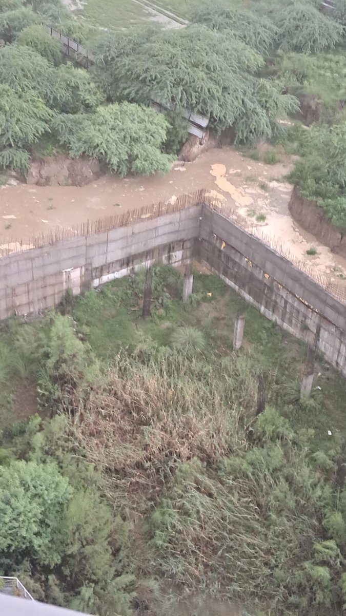 tanejashok's tweet photo. @CeoNoida 

@CPCB_OFFICIAL @CeoNoida 
 This is a  condition near hilston urbtech, Sec 79, Noida for past >1 month  waterlogging all over No action has been taken. Health of people residing near by adversely affected. Please get it cleaned. 
@CPCB_OFFICIAL https://t.co/PmueJZ6A5b
