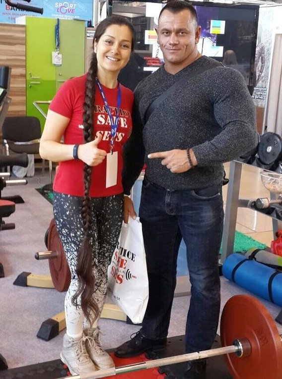 Carbon_910's tweet photo. Had a nice gym day with @Marianna_fit #gym #gymlife #fitness #workout #gymbuddies #training #fit #gymmotivation #fitnessaddict https://t.co/uk0VF5YjzU
