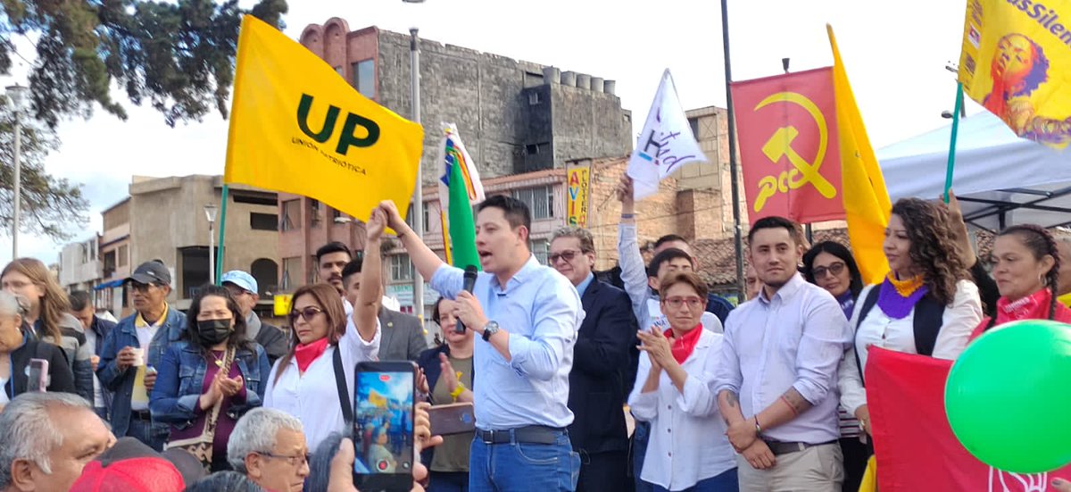 AlirioUribeMuoz's tweet photo. Suacha dió ejemplo de Unidad y consensos, espero que tod@s ediles, concejales logren llegar de la mano del Alcalde @HeinerGaitan
Nuestro proyecto es Colombia, Suacha será potencia mundial de la vida.
@petrogustavo
@IvanCepedaCast https://t.co/1WJRPSAvCD