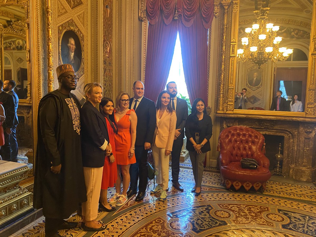 IRIglobal's tweet photo. On day three of the #MFFExchange, fellows met with @SenatorSinema and @SenAmyKlobuchar to learn about working alongside Senator McCain, as well as the importance of sustaining democratic institutions around the world. https://t.co/mAi1fY9uJx