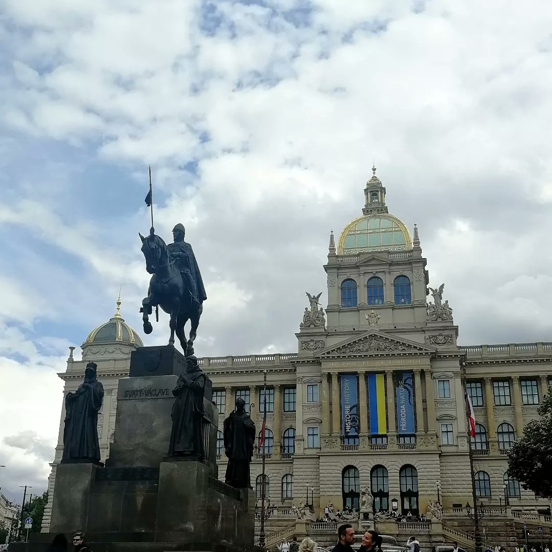 emiri_jp's tweet photo. děkuji praha ✨ https://t.co/YhSU11oCpu