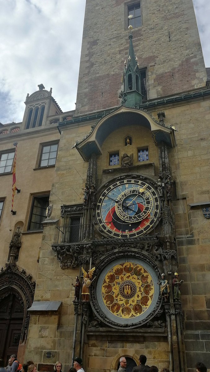 emiri_jp's tweet photo. děkuji praha ✨ https://t.co/YhSU11oCpu