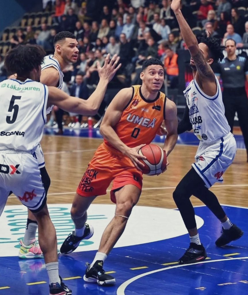 gerardcdg's tweet image. Met w/ @bjeff123 Jefferson 2-3 years ago in a local coffee shop, career planning + his amazing work led him to shift hemispheres for the + year as he inked a deal w/ ambitious Argentinian club @InstitutoACC to play under HC @LucasVictorian8 in the #LNB &amp;amp; @BCLAmericas, Earned! 🇦🇷